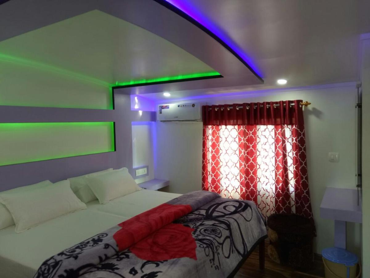 Готель Marari Houseboat Марарікулем Екстер'єр фото