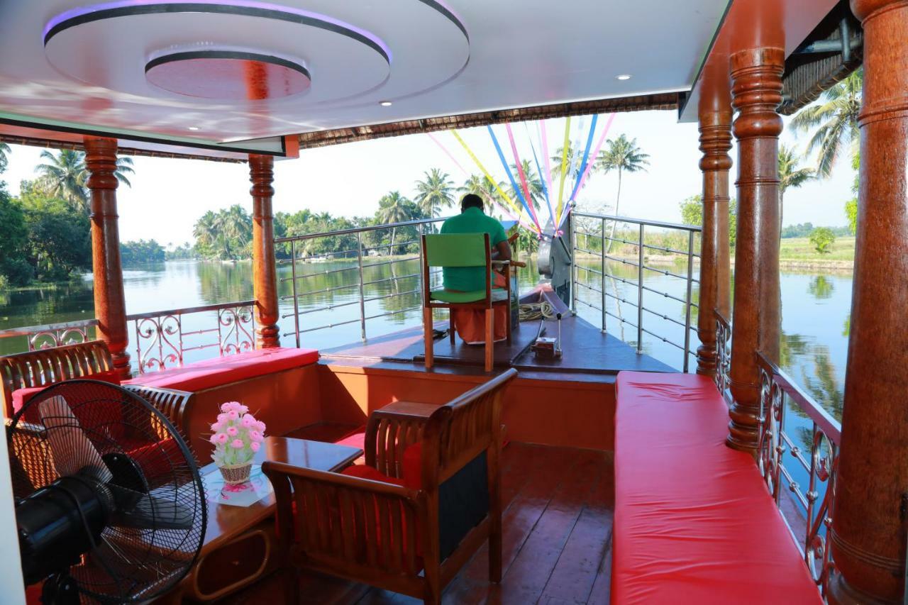 Готель Marari Houseboat Марарікулем Екстер'єр фото